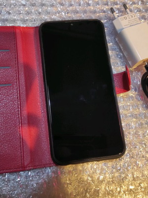 Τηλέφωνο Xiaomi Redmi 8A 32GB μεταχειρισμένο με θήκη και φορτιστή