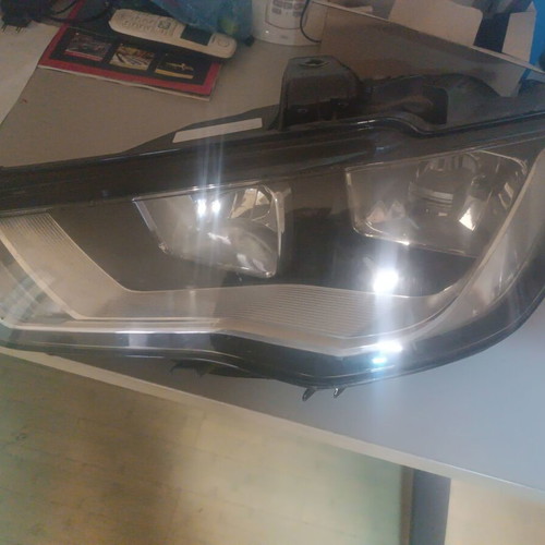 Εμπρός αριστερό φανάρι Audi A1 2014-2018, κωδικός 8V0941003