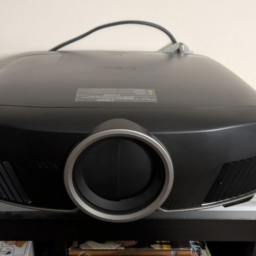 Epson EH-TW9400 projector like new with original lamp and 4 pairs 3D glasses