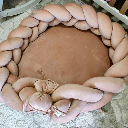 Baby Nest Braid Peach The Owl like new, medium size