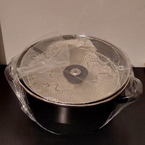 VICKO enamel fry pot 4.6L with lid new