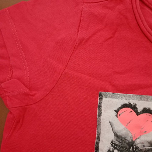 s.Oliver Kids T-shirt Never Stop Dreaming in Red like new, size 104-110