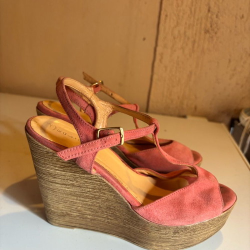 Platform sandals used, size 38, with wear