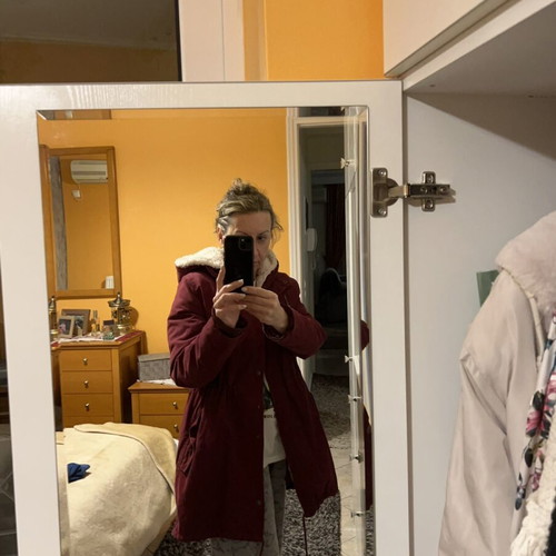 Long women's jacket used burgundy with removable fur lining