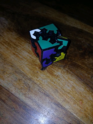Gear-type puzzle cube like new, anti-stress item