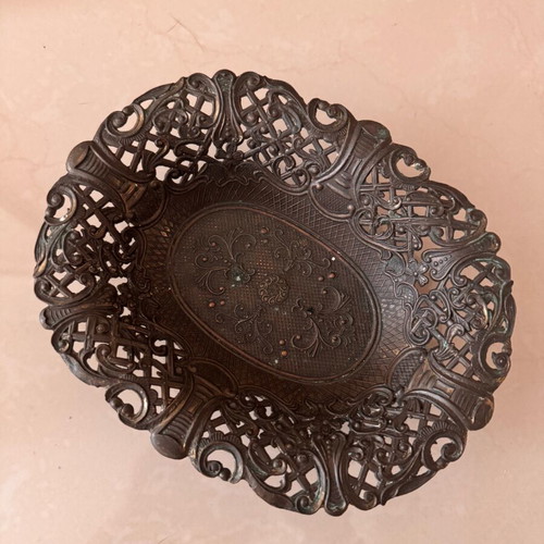 Metal bowl ornate lace-like like new