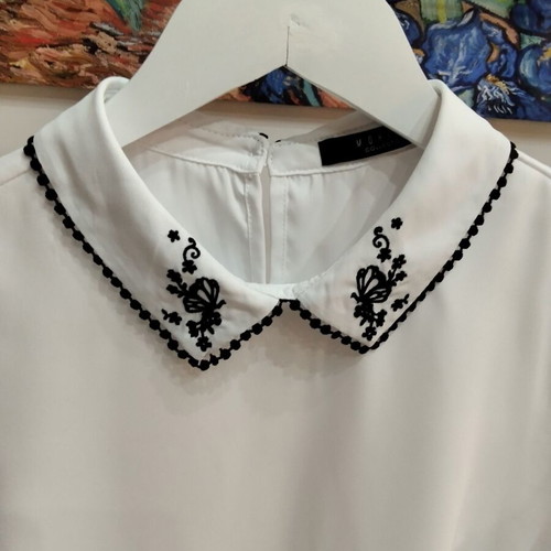 Mohito white women's blouse with black embroidery collar size M