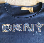 Тениска DKNY синя medium като нова с релефно лого
