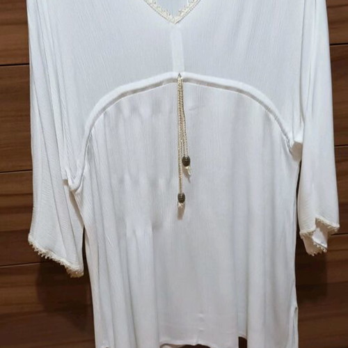 Long white crinkled shirt XL new with gold trim