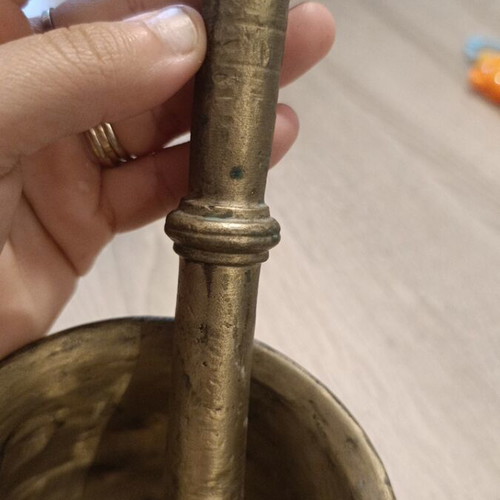 Metal mortar and pestle used, solid brass, 3 kg