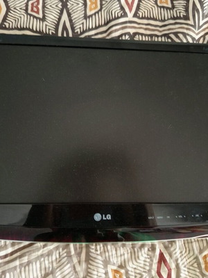 LG Телевизор 21 инча като нов с стенен монтаж