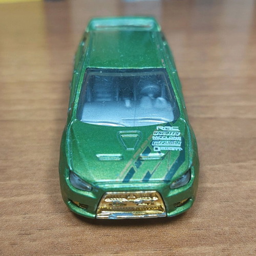 Hot Wheels Mitsubishi Lancer Evolution 2010 used
