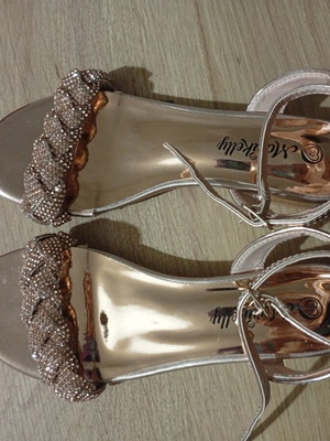 Marikelly sandals Chrysa girl size 32 like new