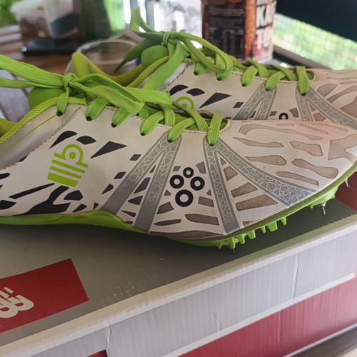 Admiral Track & Field Spikes Shoes size 43, green and white