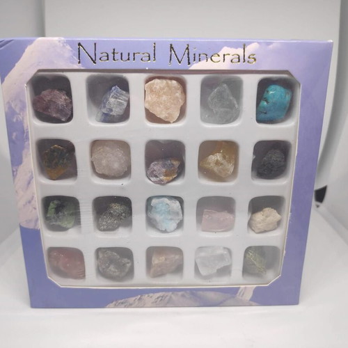 Natural minerals collection with 20 pieces like new