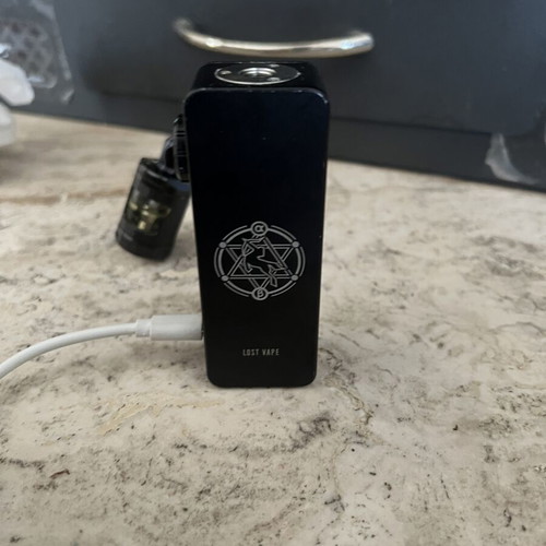 Lost Vape mod and tank like new with 2 modes and adjustable watts