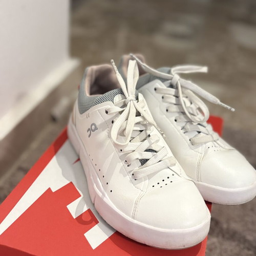 On Sneaker The Roger used, size 36.5, white