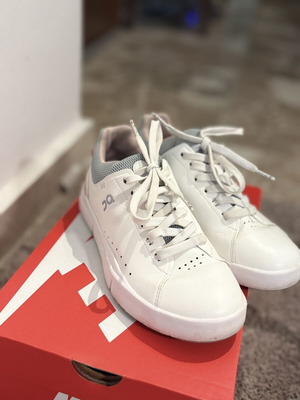 On Sneaker The Roger used, size 36.5, white