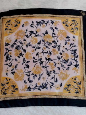 Копринен флорален шал употребяван, винтидж, 68 см квадратен