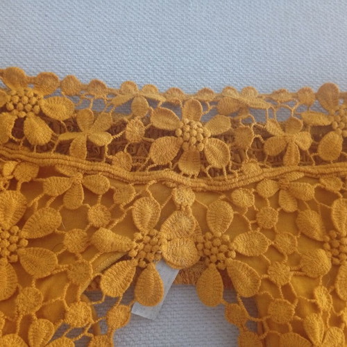 Free People Miss Dazie Crochet Lace Bralette like new, mustard