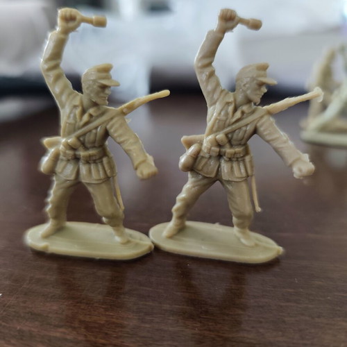Vintage military figures used, pack of 24, 70s-80s Airfix and others