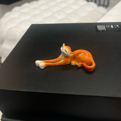 Cat miniature like new, handmade, beautiful