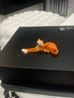 Cat miniature like new, handmade, beautiful