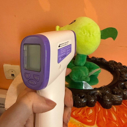 Digital Infrared Thermometer like new, contactless measurement