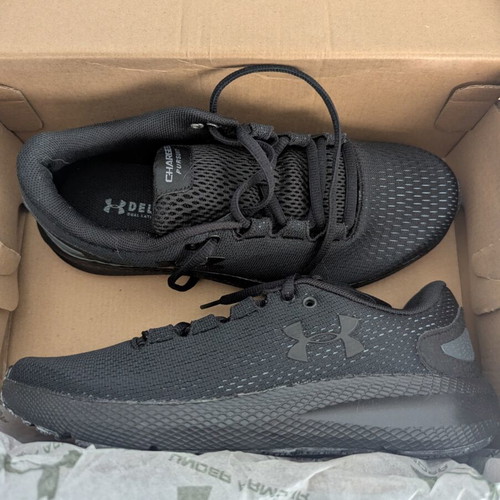 Under Armour UA W Charged Pursuit 2 athletic shoes new, size 38