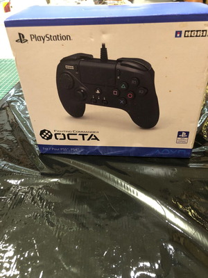 Hori Fighting Commander OCTA controller like new for PS5, PS4, PC