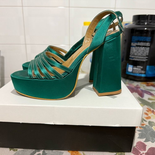 Gianna Kazakou sandals like new, green, size 38