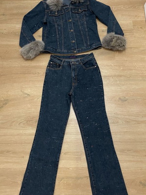 Σετ τζιν με γούνα σε πολύ καλή κατάσταση, μέγεθος medium