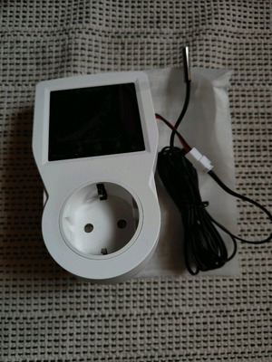 Tuya wifi socket with thermometer new