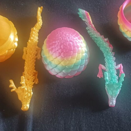 Plastic eggs set with dragons inside, 2 pieces, multicolor