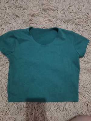 Crop top green size S like new, stretch fabric