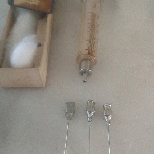 Glass syringe used