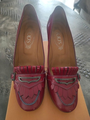Tod's λουστρίνι κόκκινες γόβες σαν καινούργιες, νούμερο 37,5
