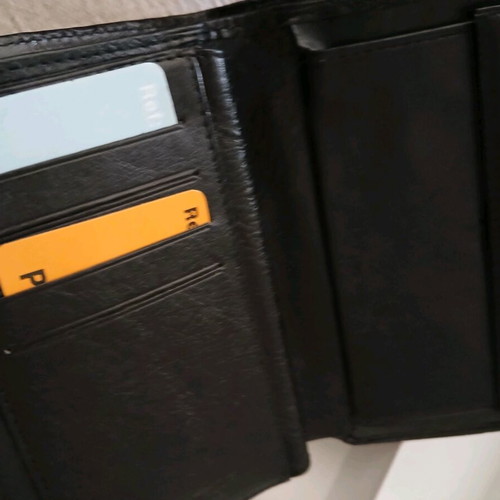 Leather wallet new black with multiple compartments