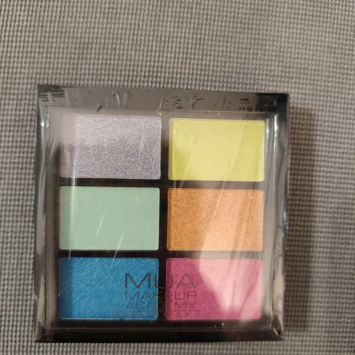 MUA eyeshadow palette shade lustre new