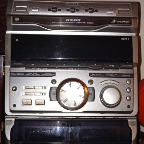 Sony stereo like new with speakers, double cassette, triple CD and radio