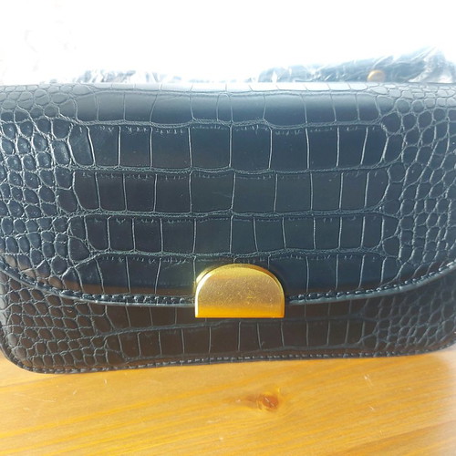 Black crocodile-style shoulder bag new, made of faux leather