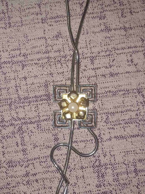 Necklace with adjustable height