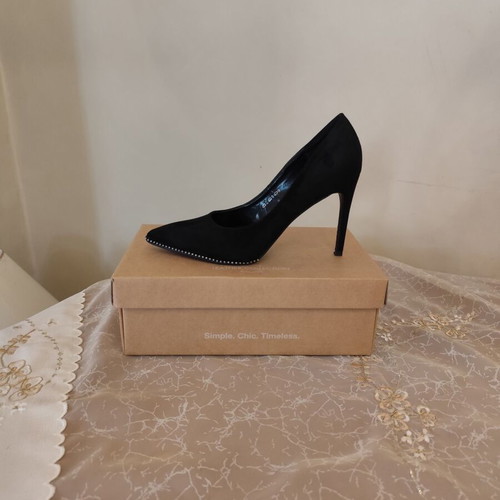 Migato suede black pumps like new, size 41, 10cm heel