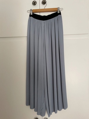 Zara pleated culottes blue XS like new