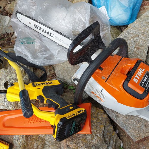 Stihl Battery Chainsaw with Two 300s Batteries and Charger like new