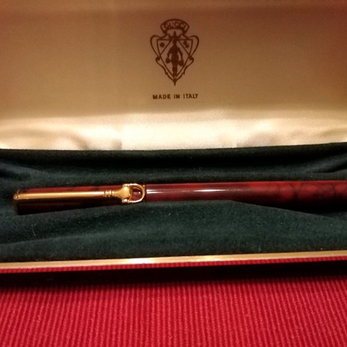 Gucci lacquer pen used, brown color