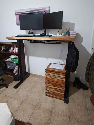 Adjustable Solid Acacia Wood Desk like new, dual motor
