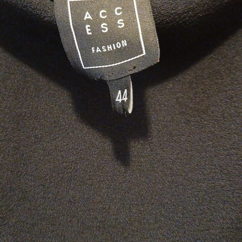 Access women's t-shirt like new, black