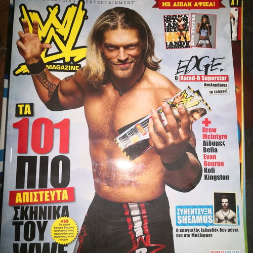WWE Magazine Issue 27 like new