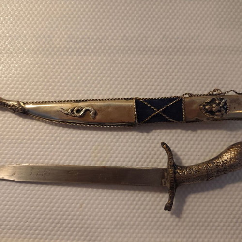 Decorative daggers with sheaths, 27–30cm, collectible